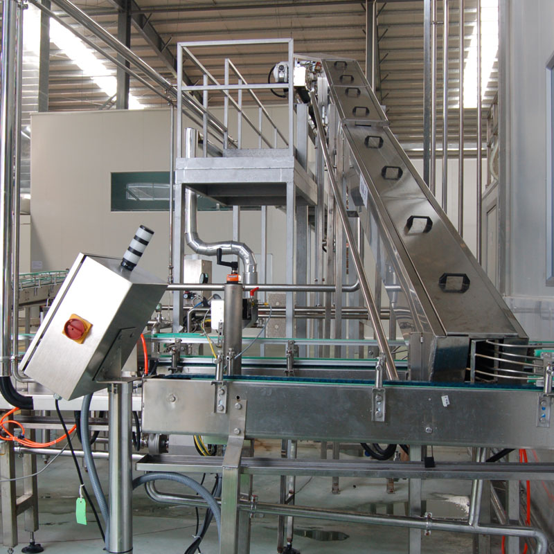 廣東三水隱雪--加多寶涼茶每分鐘800罐生產(chǎn)線